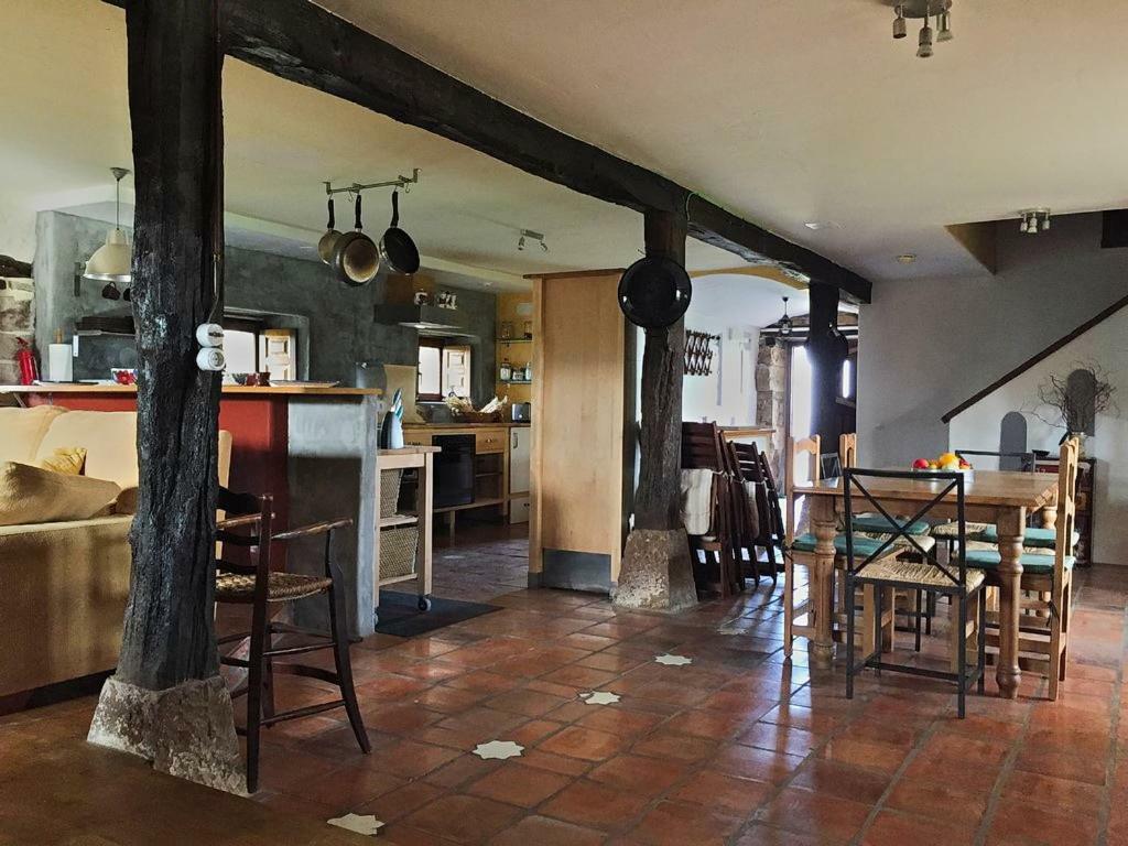 La Casa Del Chileno Guest House Lierganes Luaran gambar